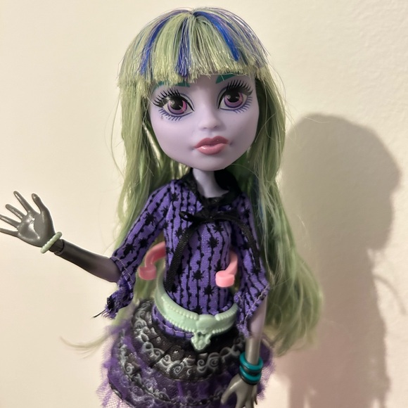 Monster High Doll 13 Wishes Haunted the Casbah Twyla - Picture 1 of 6